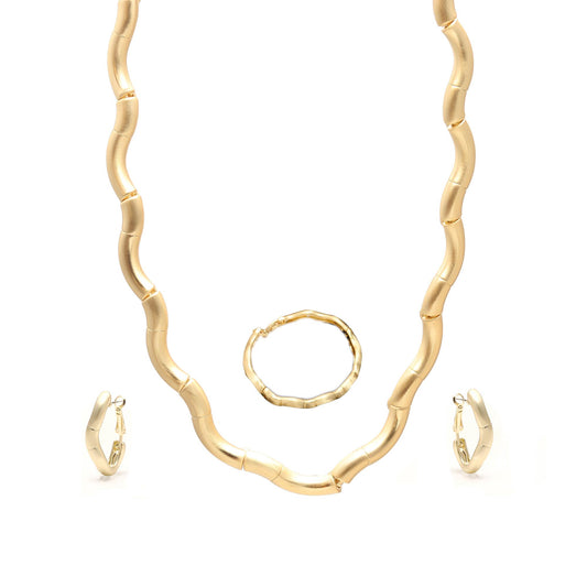 Gold-Plated Wavy Necklace, Hoop Earrings, and Ring Set – Minimalist Modern Jewelry for Everyday Elegance