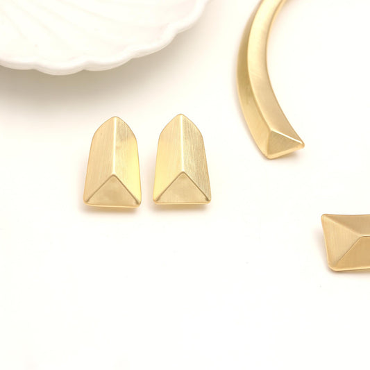 Minimalist Gold-Plated Geometric Collar Necklace with Matching Stud Earrings – Modern Statement Jewelry Set