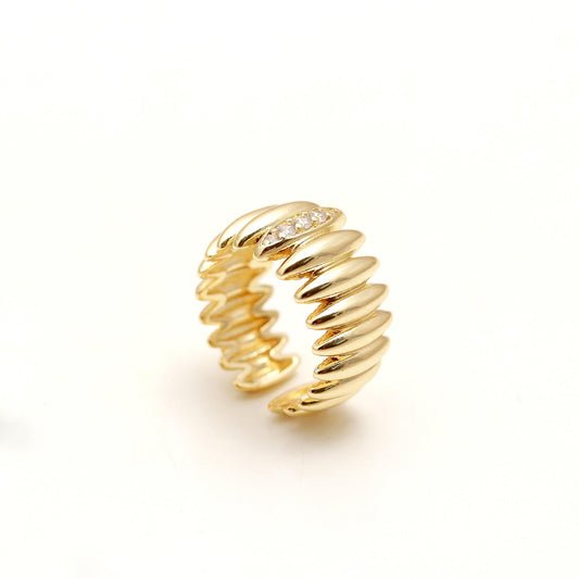 Radiant Ridge Ring with Diamond-Accented Center | Bold Gold Statement Jewelry for Modern Elegance