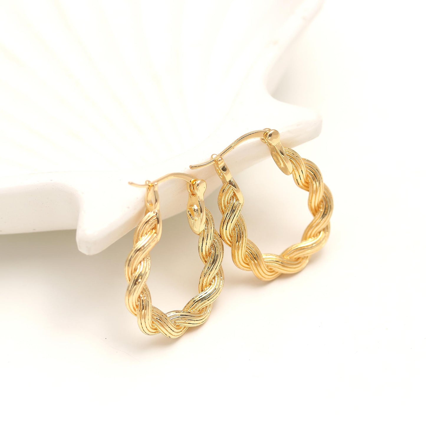 Gold-Plated Braided Rope-Design Hoop Earrings with Textured Detailing for Classic Charm and Stylish Sophistication