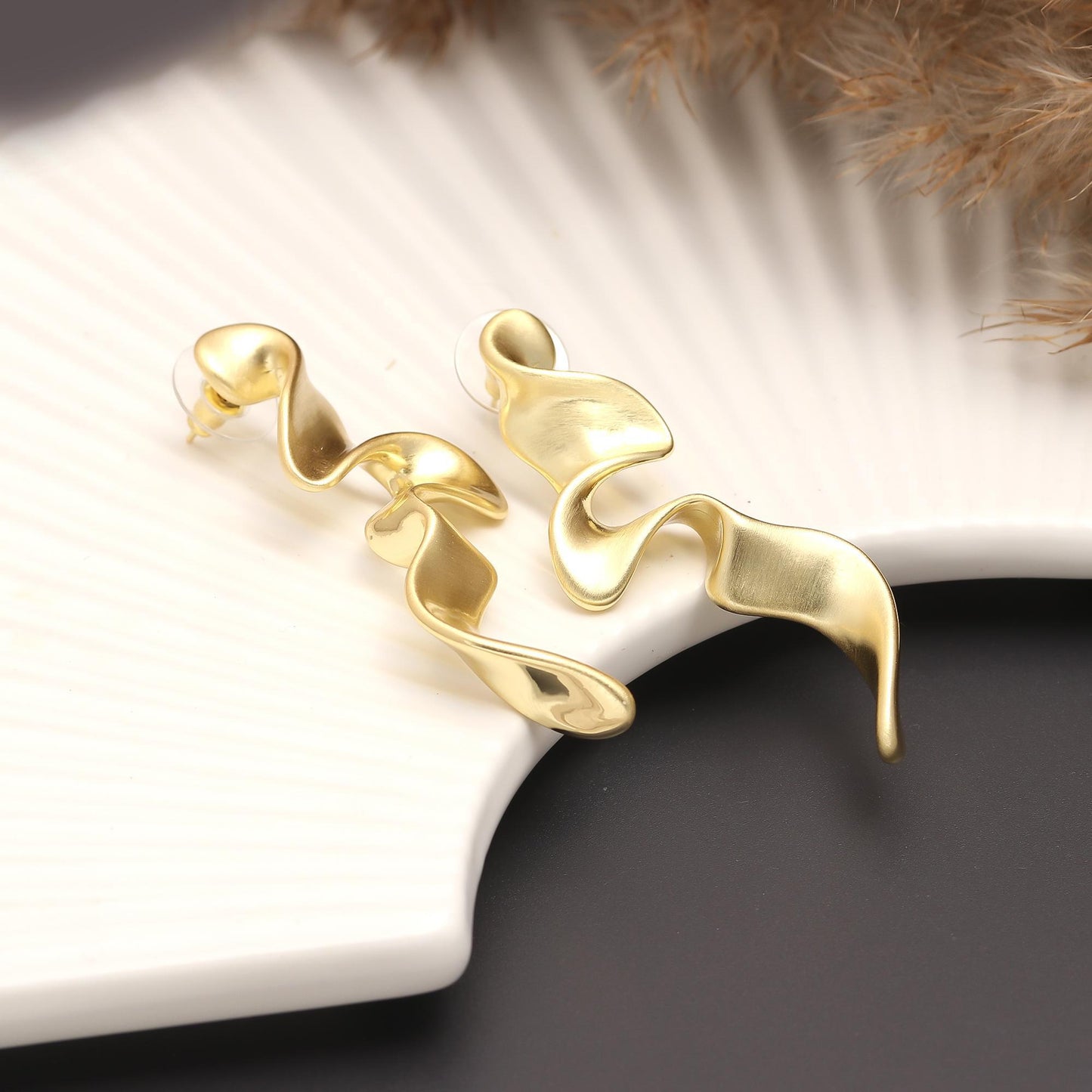 Gold-Plated Fluid Wave Dangling Earrings with Organic Curves and Modern Minimalist Design for Bold Statement Style