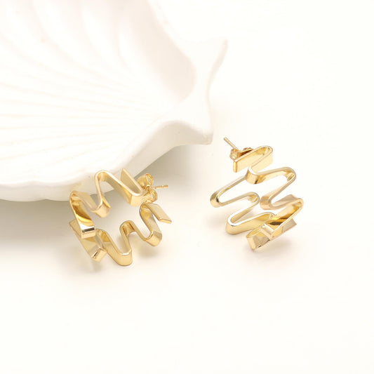 Gold-Plated Zigzag Hoop Earrings with Bold Wavy Silhouette and High-Shine Finish for Contemporary Statement Style