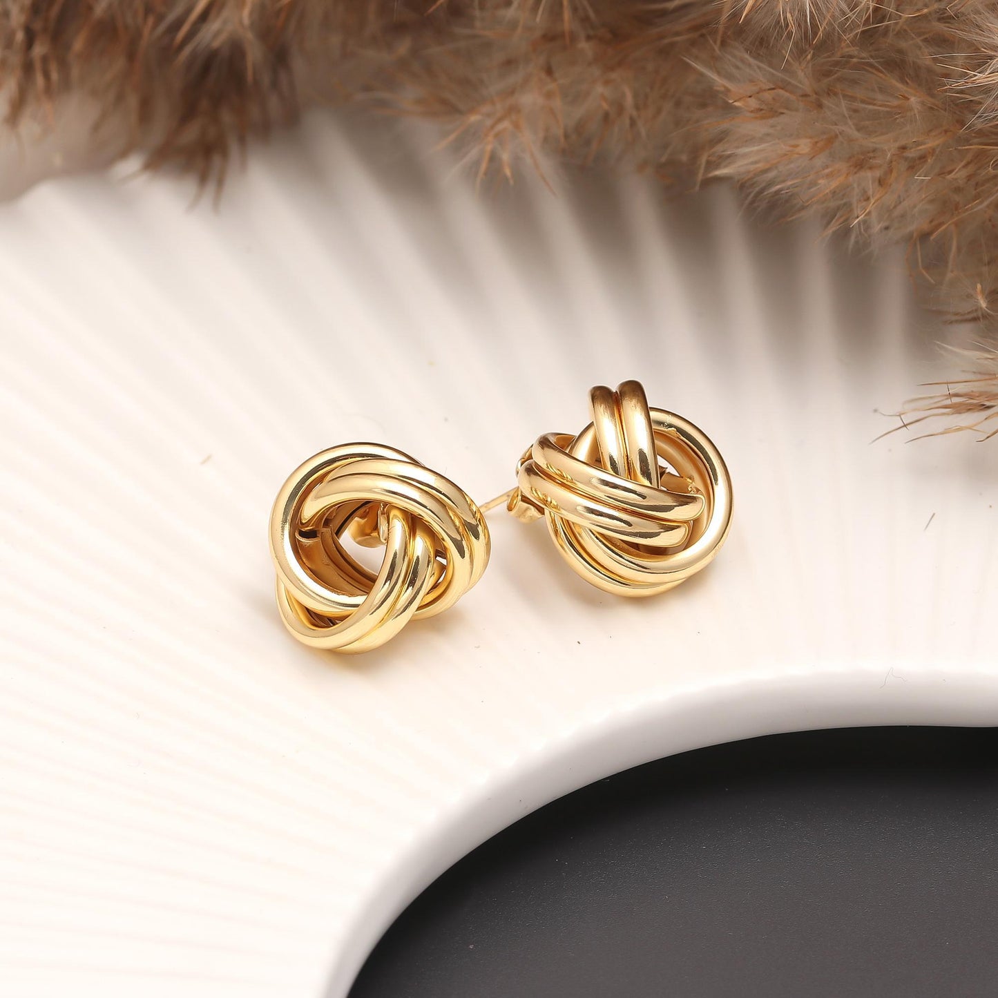 Classic Gold-Plated Knot Stud Earrings with Interwoven Loops for Timeless Sophistication and Everyday Elegance