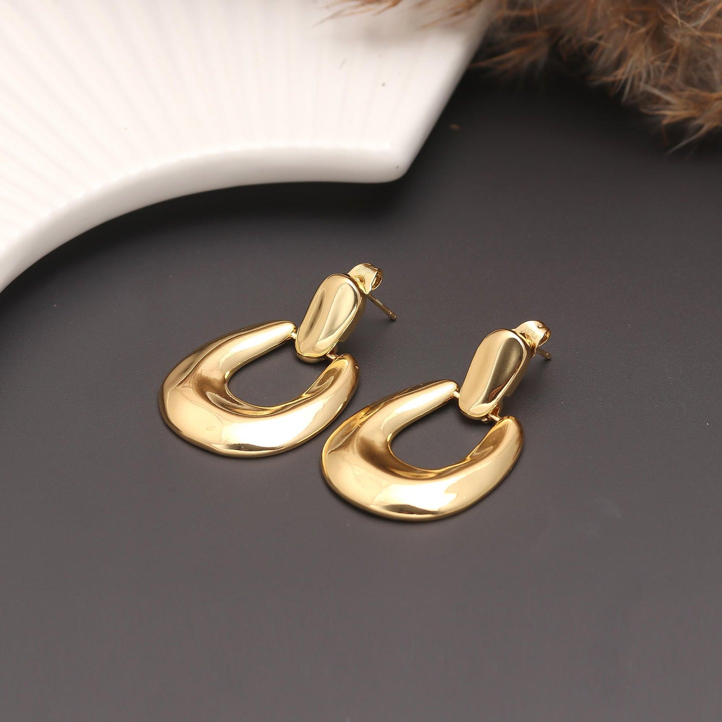 Gold-Plated Modern U-Shaped Dangling Earrings with Polished Smooth Finish for Contemporary Minimalist Elegance