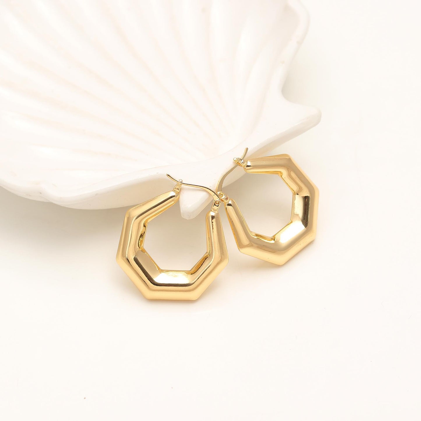 Contemporary Gold-Plated Angular Hexagon Hoop Earrings with Sleek Geometric Design for Modern Sophistication