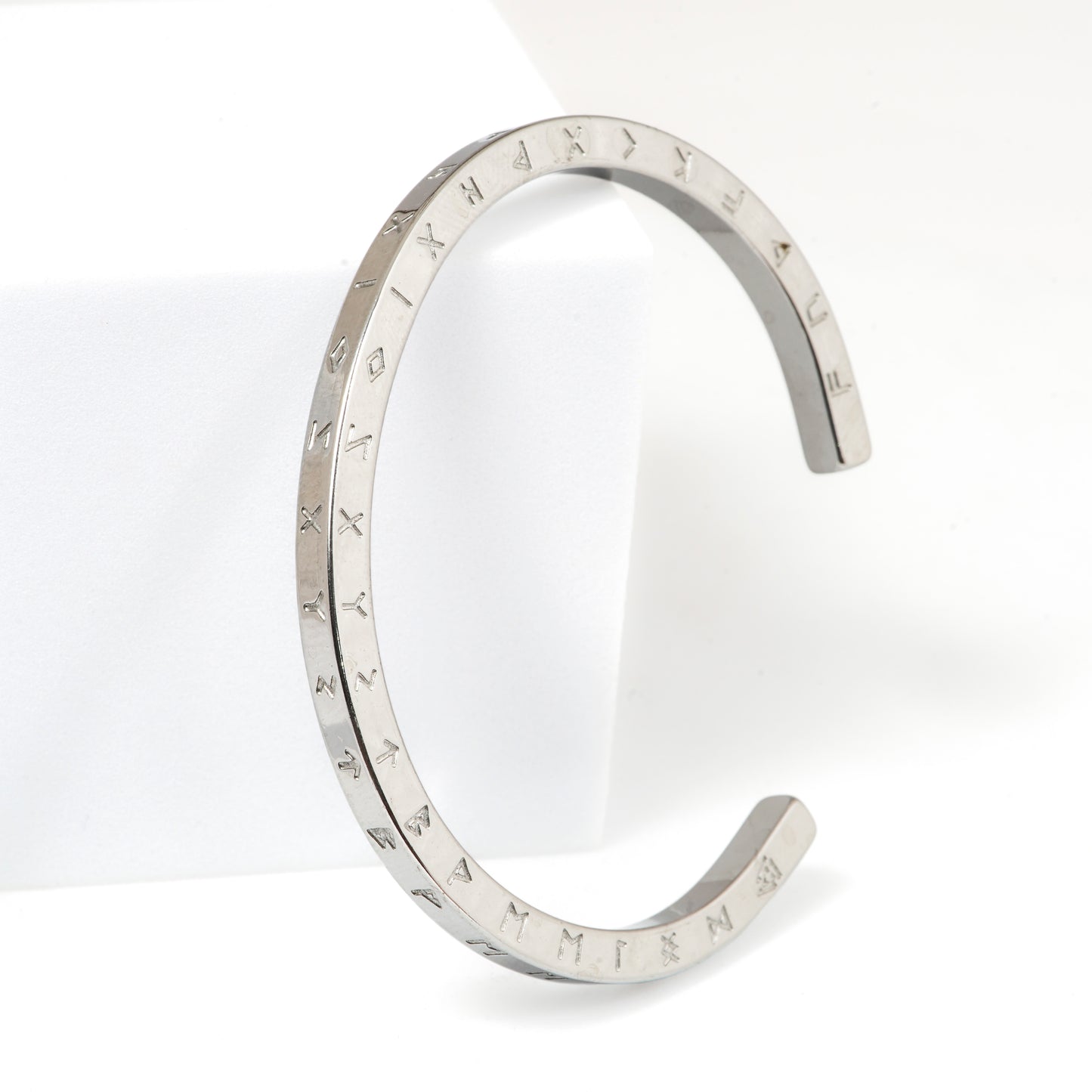 Silver Roman Numeral Cuff Bracelet with Minimalist Open Design | Timeless Unisex Accessory for Modern Elegance