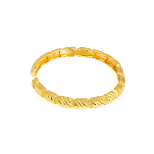 Kiara Textured Chunky Kada