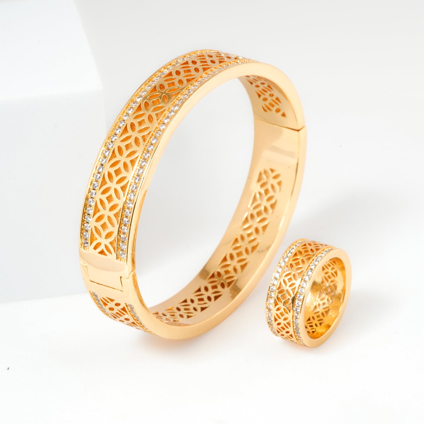 Luxurious Intricate Gold Filigree Bracelet with Matching Ring – Lattice Cutwork Design and Diamond Accent Detailing for Festive and Modern Wear
