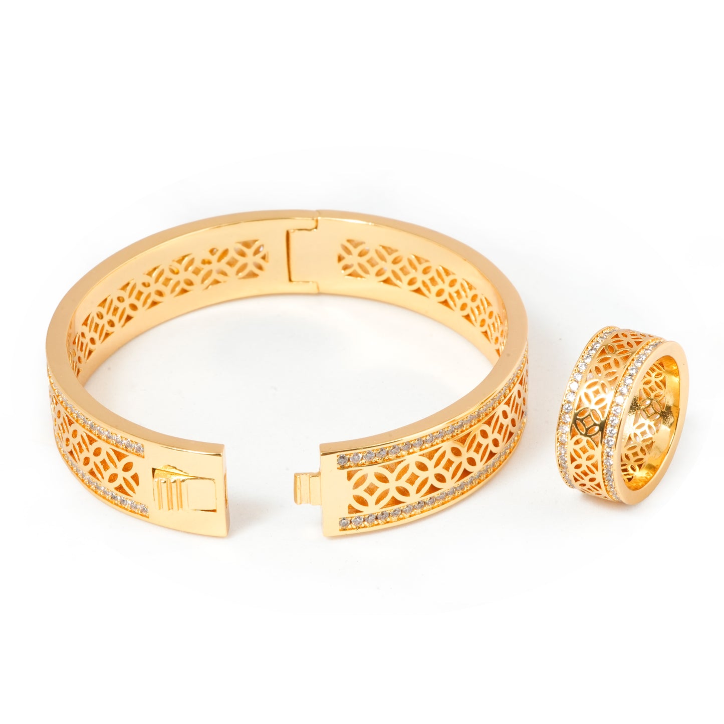 Luxurious Intricate Gold Filigree Bracelet with Matching Ring – Lattice Cutwork Design and Diamond Accent Detailing for Festive and Modern Wear