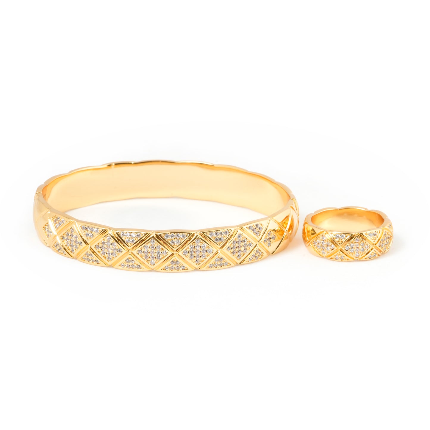 Exquisite Gold Diamond-Cut Geometric Bracelet with Matching Ring Set – Intricate Criss-Cross Design and Sparkling Stone Accents for Timeless Elegance
