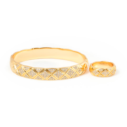 Exquisite Gold Diamond-Cut Geometric Bracelet with Matching Ring Set – Intricate Criss-Cross Design and Sparkling Stone Accents for Timeless Elegance