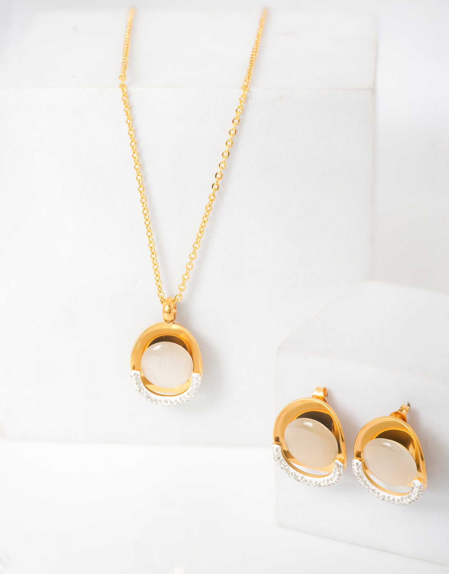 Regal harmony jewellery set