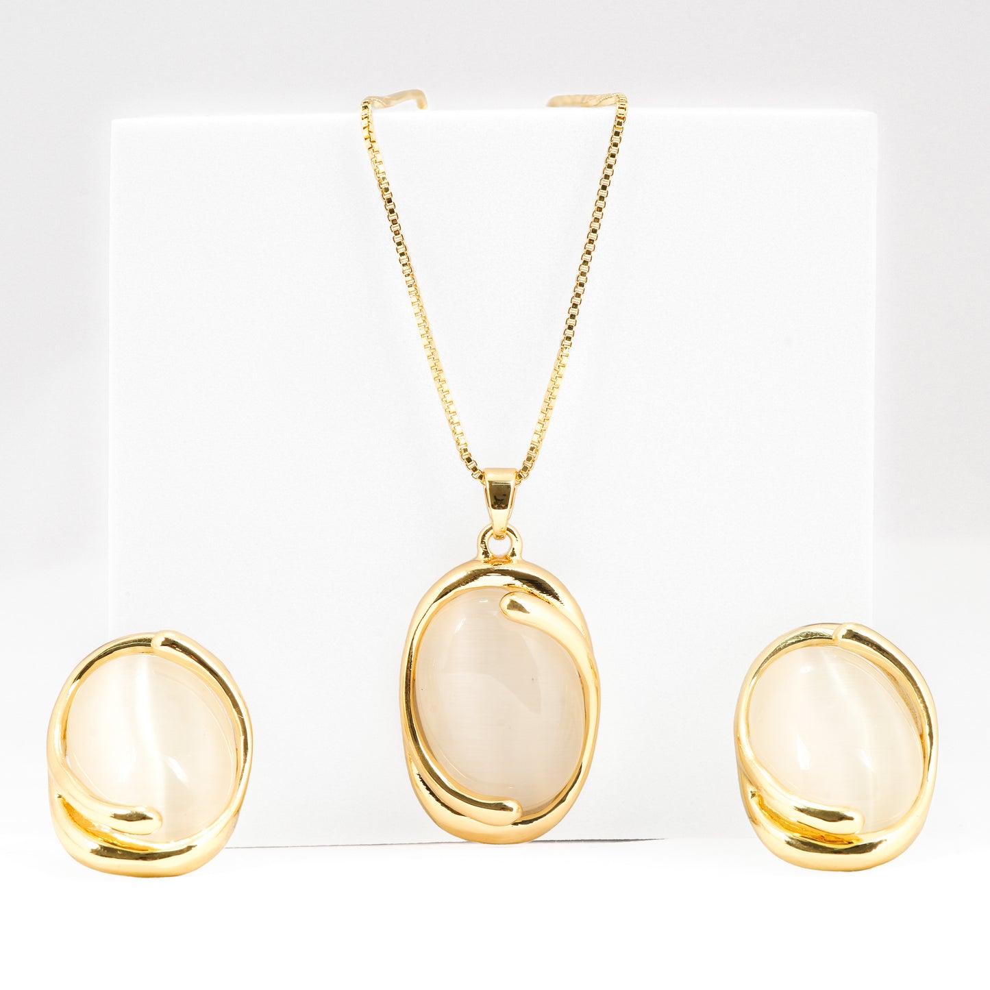 Gold Plated Oval Pearl Jewelry Set for Women | Necklace and Earrings with Classic White Pearls | Timeless Bridal and Party Jewelry