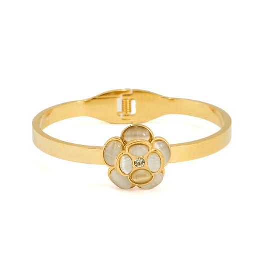 Gold Plated Floral Jewelry Set with Bracelet, Necklace, Earrings and Ring | Beautiful Gift Box for Girls Featuring Necklace, Earrings, Bracelet and Ring – Perfect Hamper for Women’s Gifting