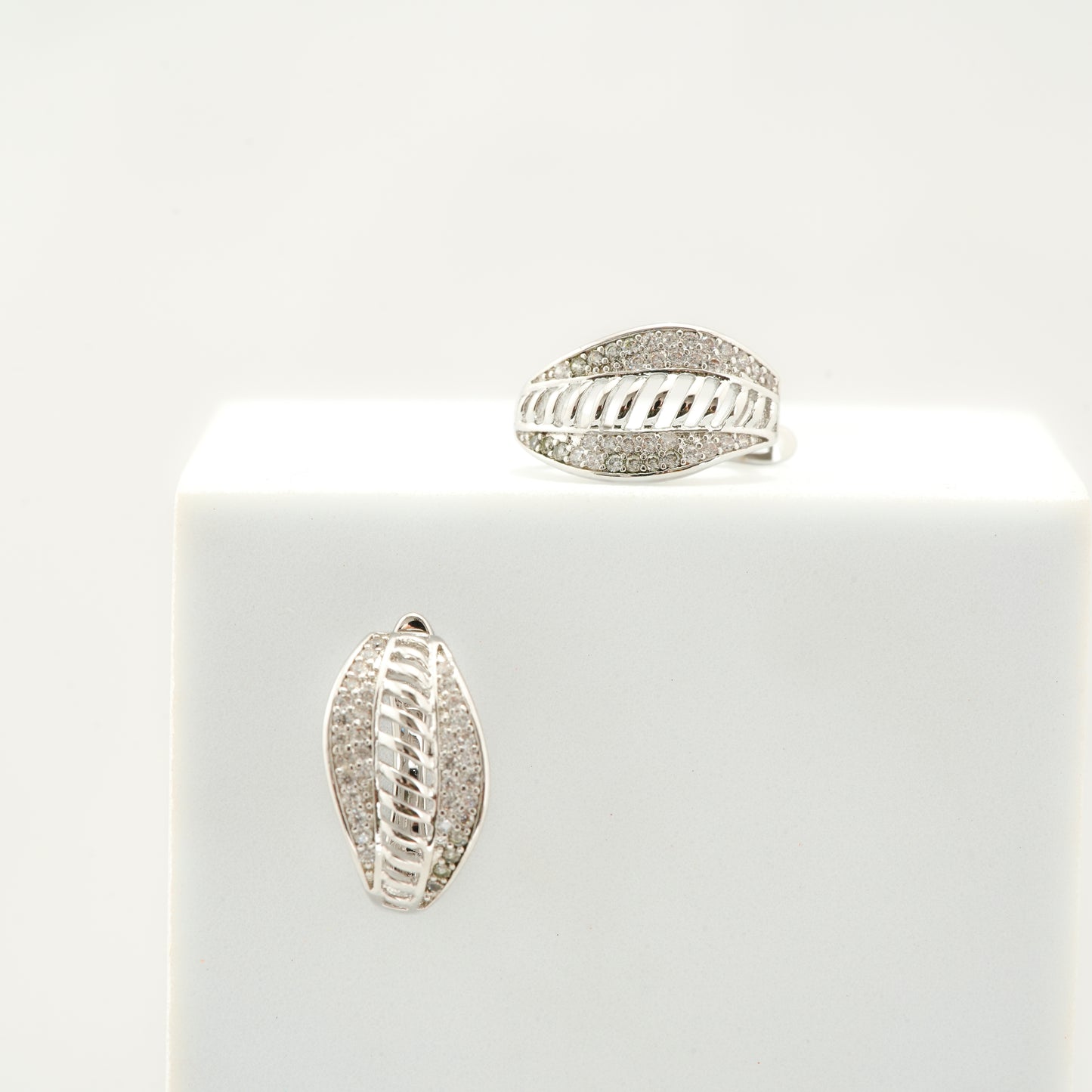 Silver-Plated Leaf-Inspired Earrings with Diamond-Like Pave Detailing and Intricate Textured Design for Timeless Elegance