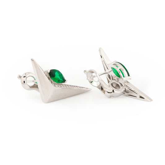 Silver Angular Statement Earrings with Emerald Green Center – Modern Geometric Design for Contemporary Elegance