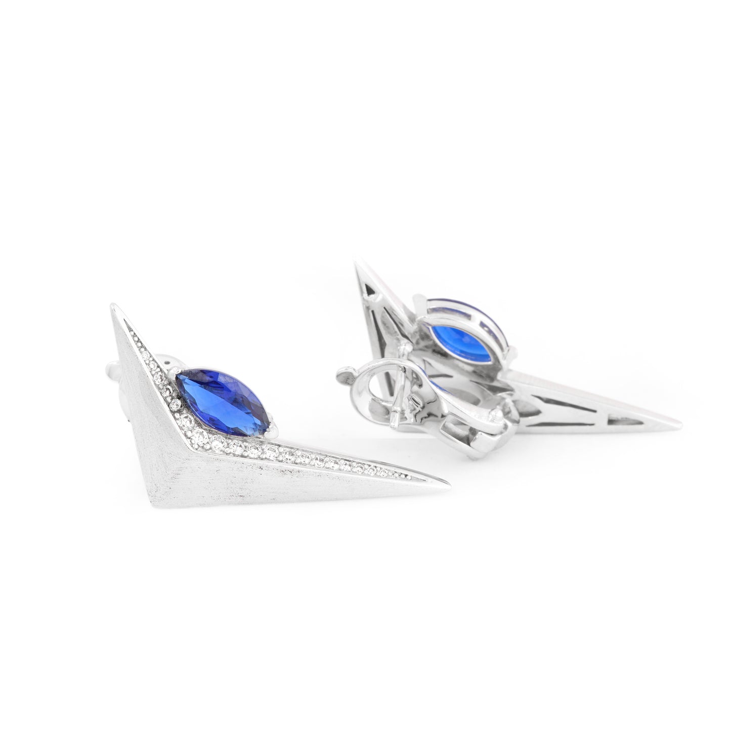 Contemporary White Gold V-Shape Earrings with Blue Sapphire Center and Diamond Accents – Bold Geometric Statement Jewelry