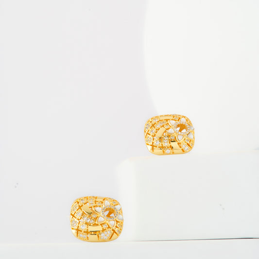 Elegant Gold-Plated Floral Stud Earrings with Intricate Lattice Design and Sparkling Diamond Accents – Perfect for Daily Wear, Parties, and Special Occasions