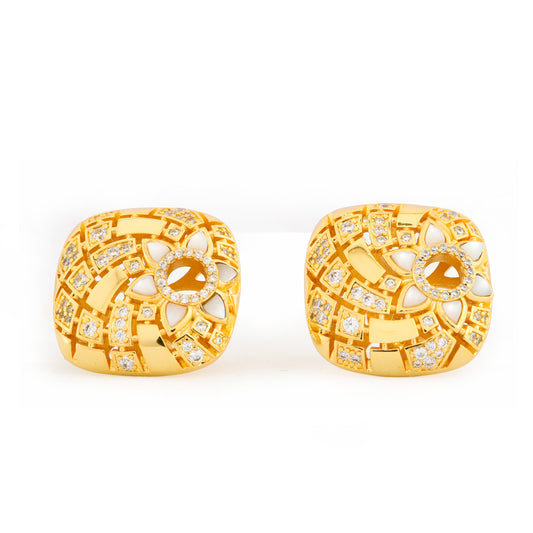 Elegant Gold-Plated Floral Stud Earrings with Intricate Lattice Design and Sparkling Diamond Accents – Perfect for Daily Wear, Parties, and Special Occasions