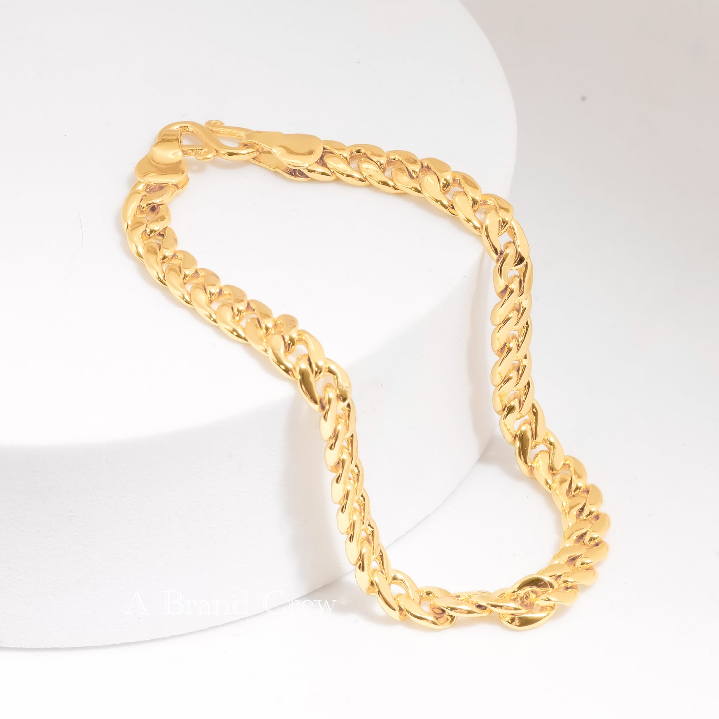Bold Curb Chain Bracelet in Polished Gold Tone | Timeless and Versatile Unisex Jewelry