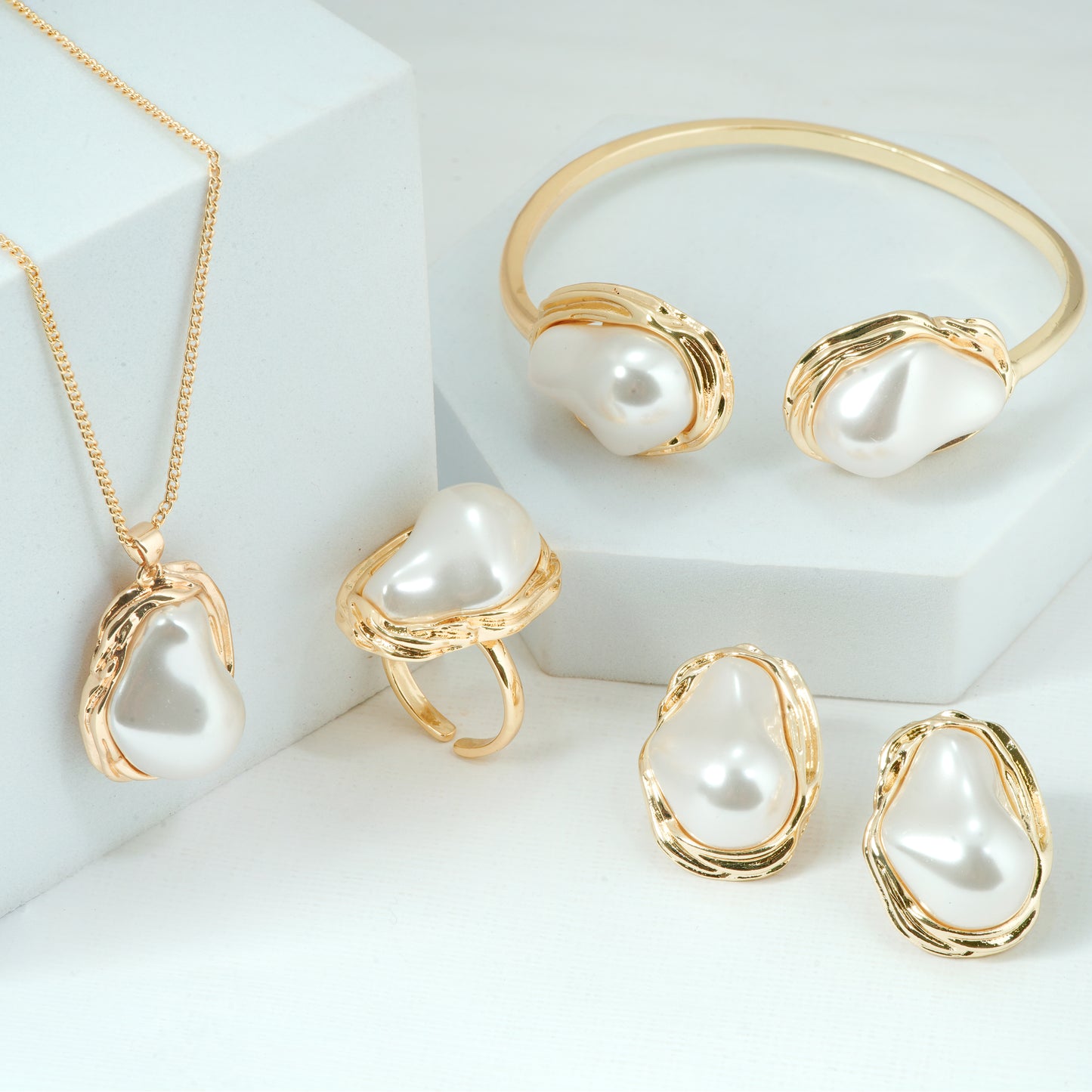 Luxury Pearl Jewelry Set for Women | Gold Plated Necklace Bracelet Earrings and Ring with Baroque Pearls | Elegant Wedding and Party Jewelry