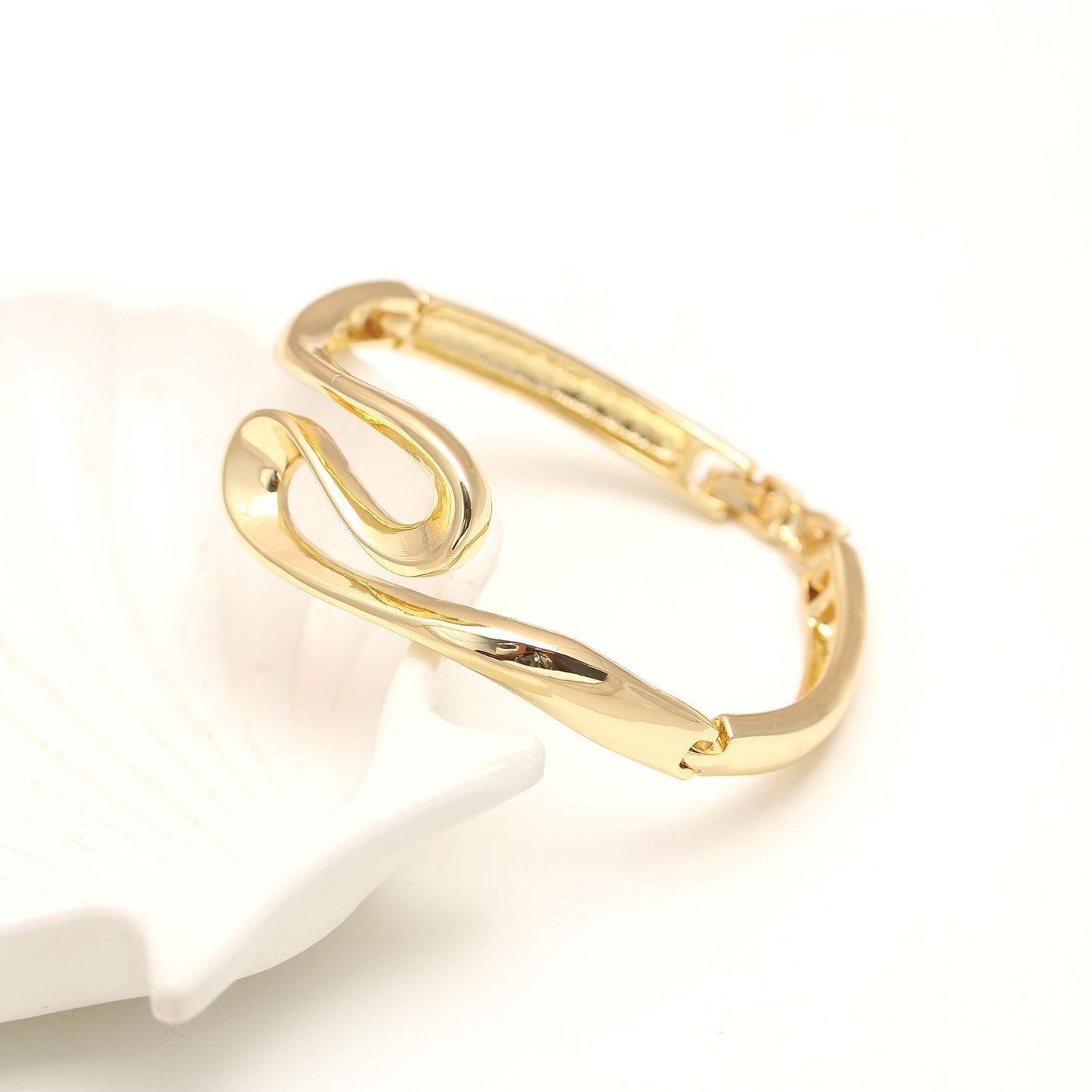 Soft Shine Bracelet