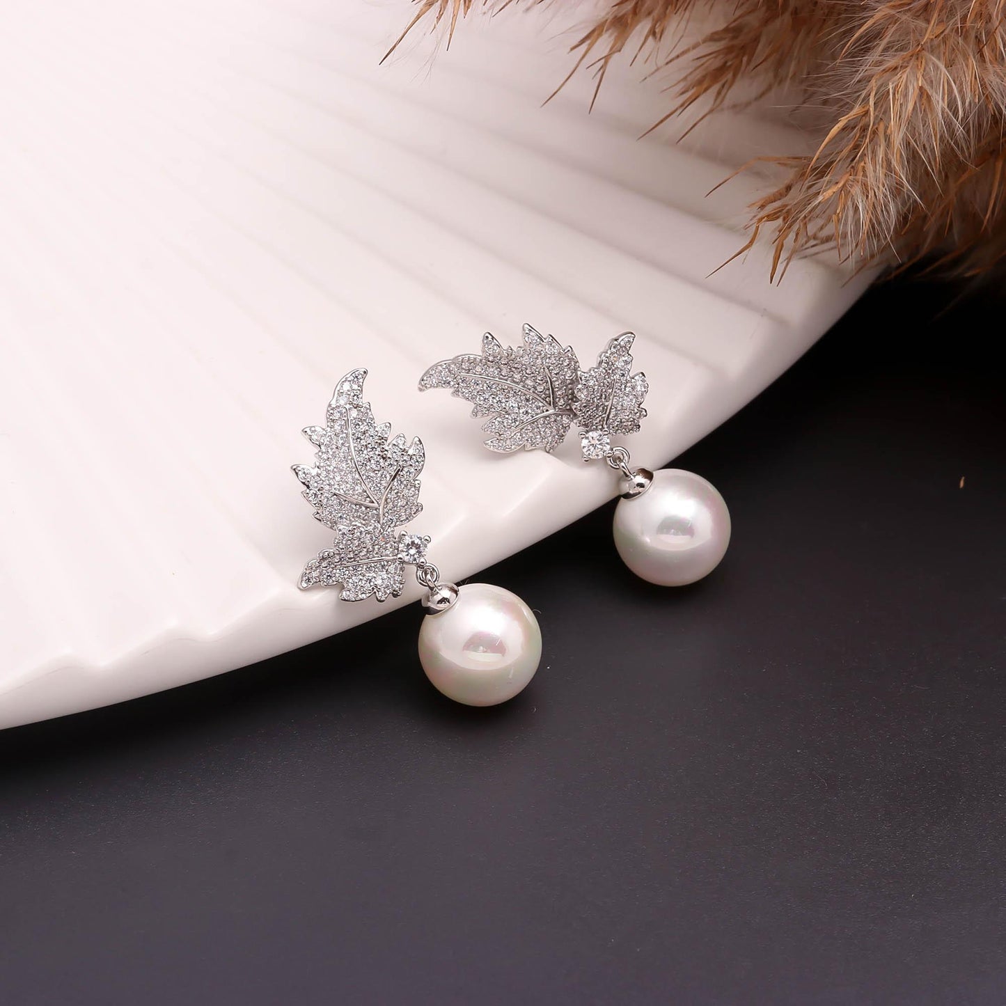 Silver Maple Pearl earrings