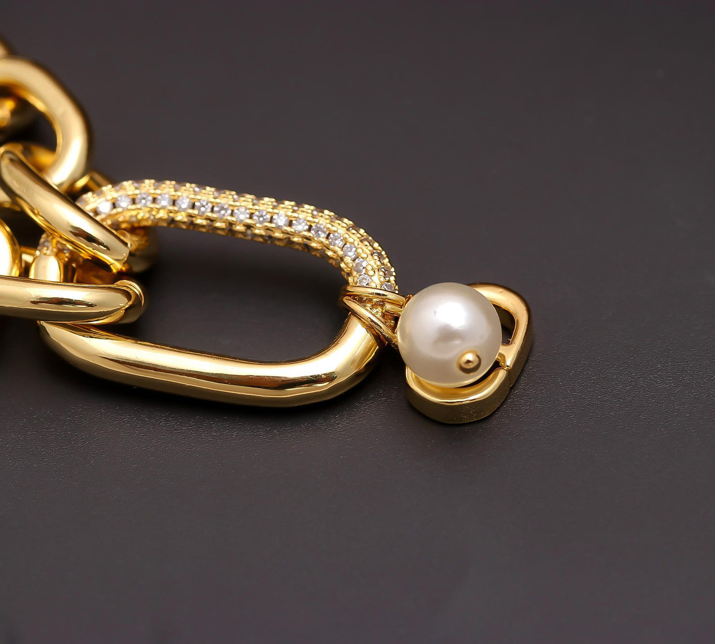 Chic Aura Chain
