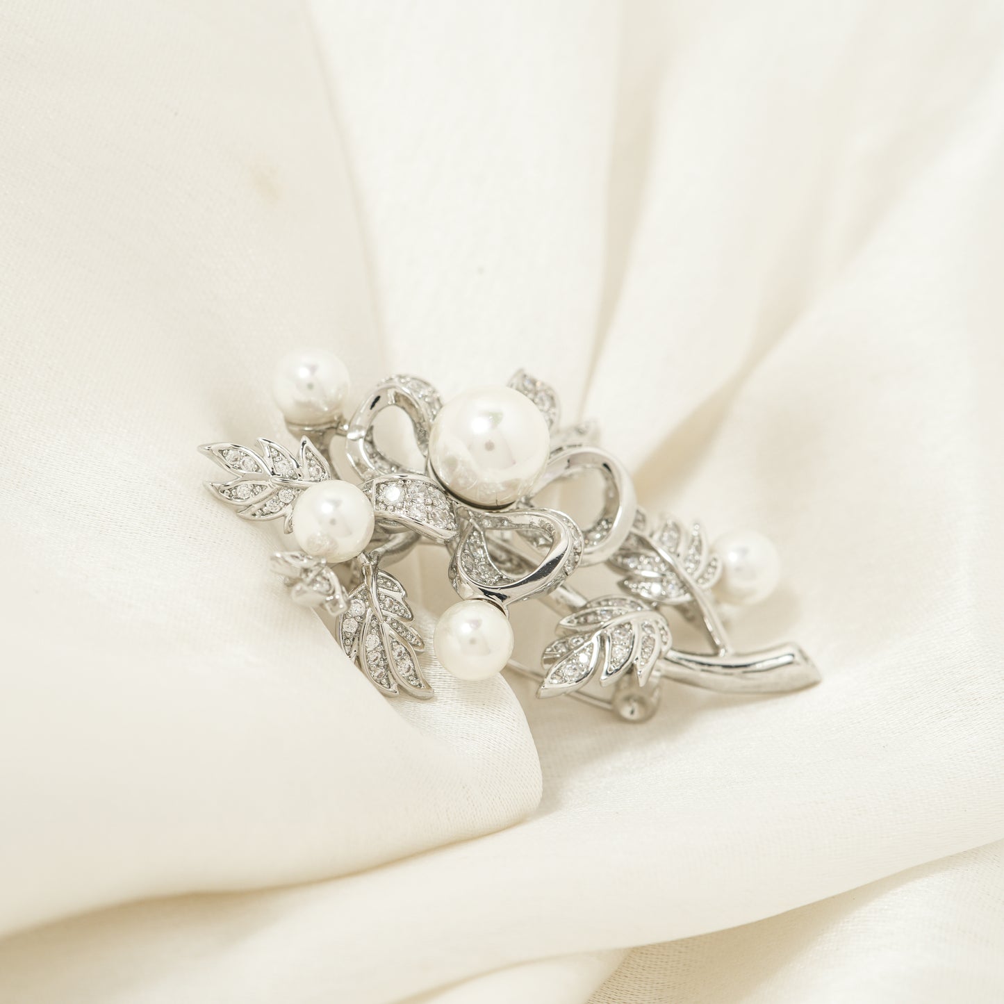 Frozen Flower Pearl Brooch