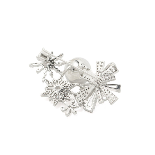 Winter Starburst & Pearl Brooch – Silver-Tone Snowflake Cluster Brooch with Baguette & Round-Cut CZ Stones | Luxe Bridal, Festive & Couture Accessory