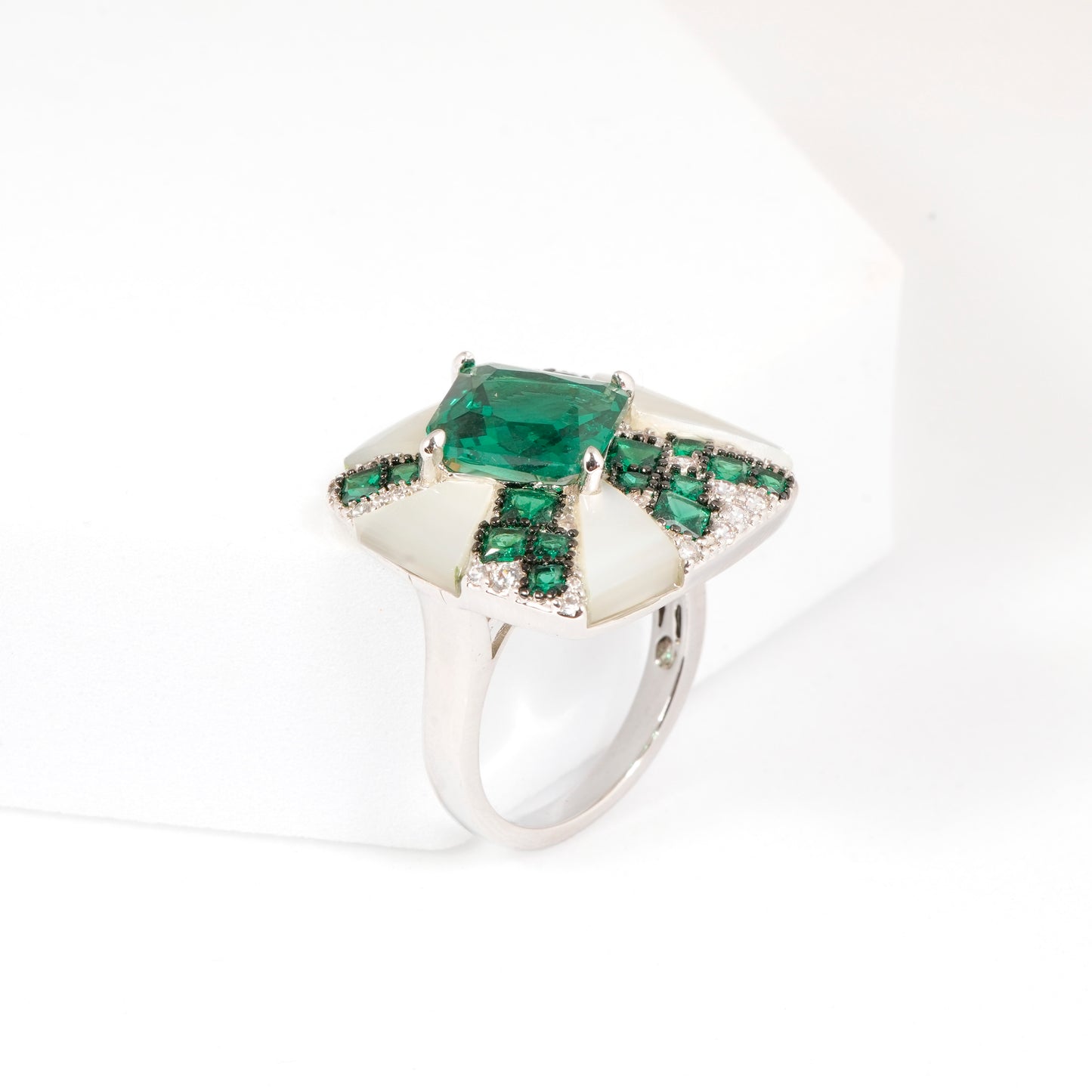 Geometric emerald white gold plated ring