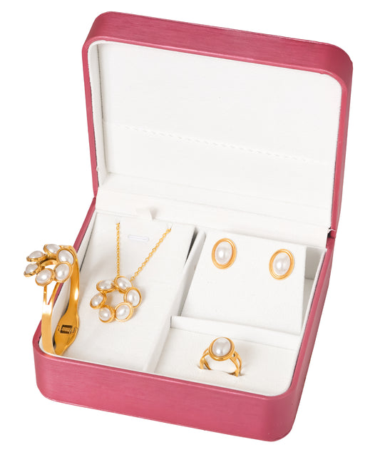 Pure elegance jewellery set