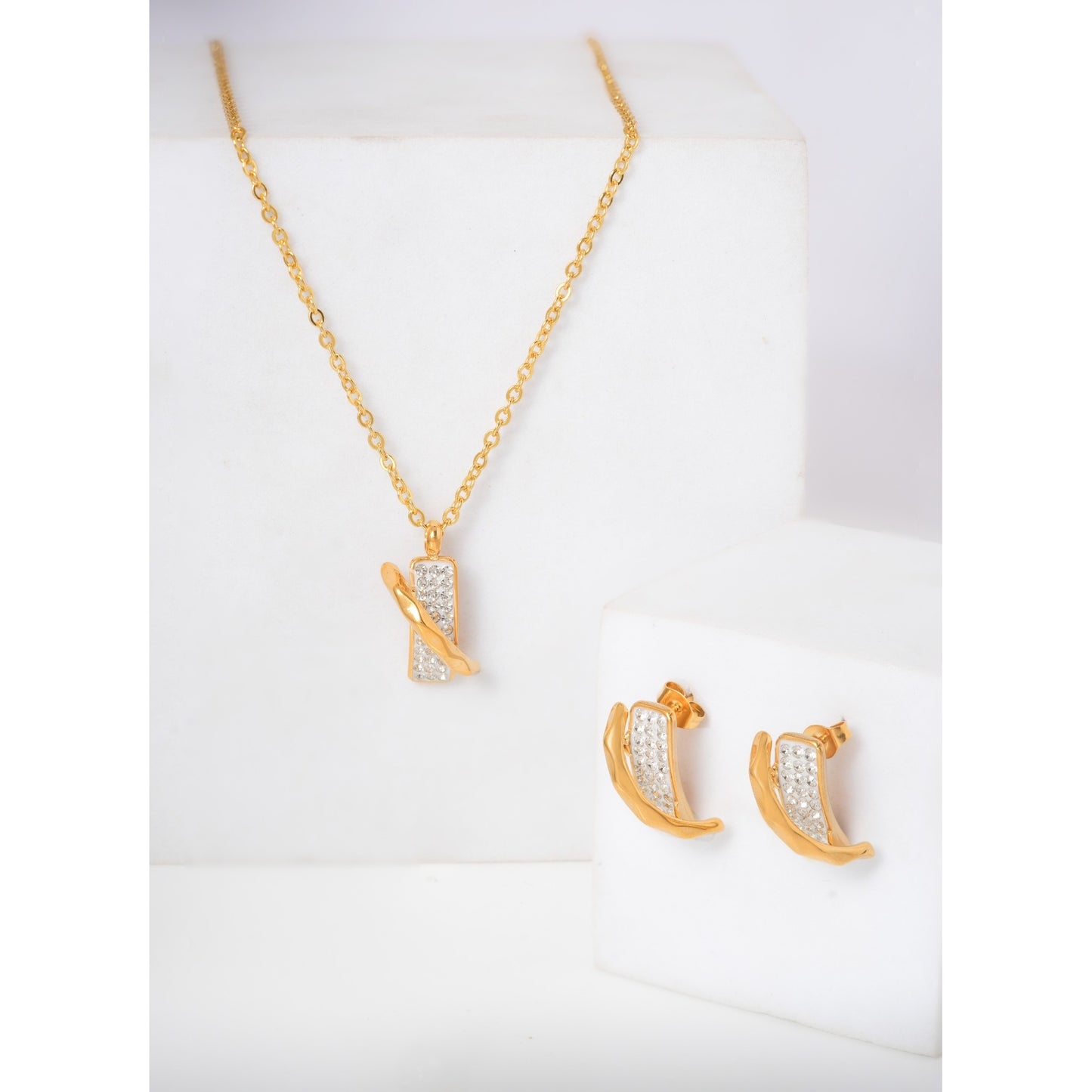 Regal radiance jewellery set