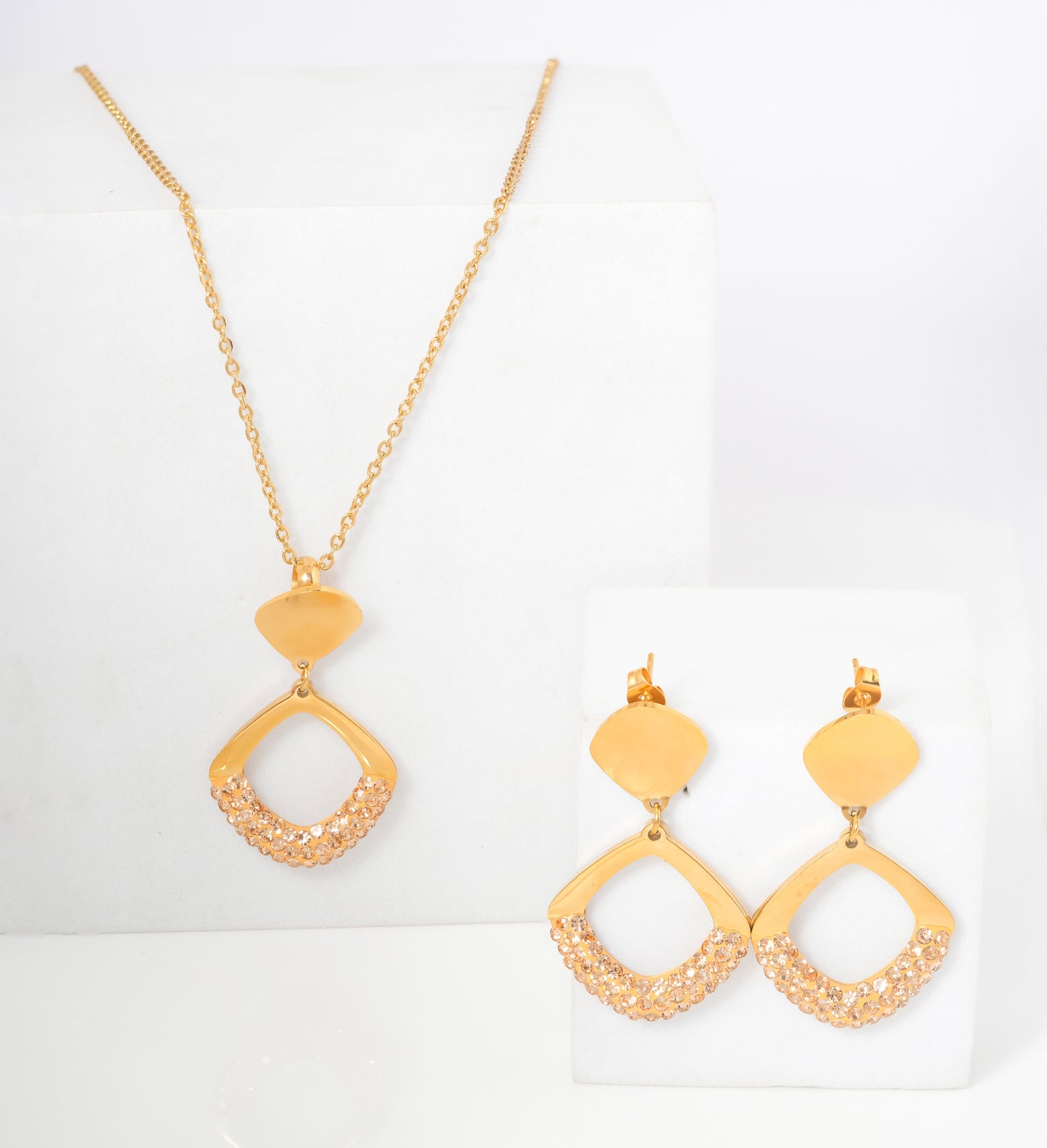 Urban luxe jewellery set