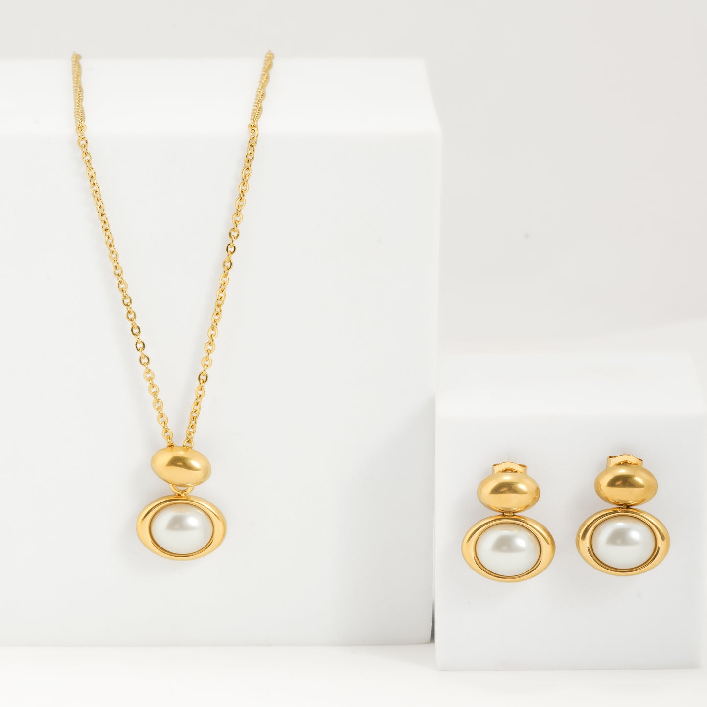 Pearl Jewelry Set with Bracelet, Necklace, Earrings and Ring | Classic White Pearl Design | Complete Jewelry Box for Women