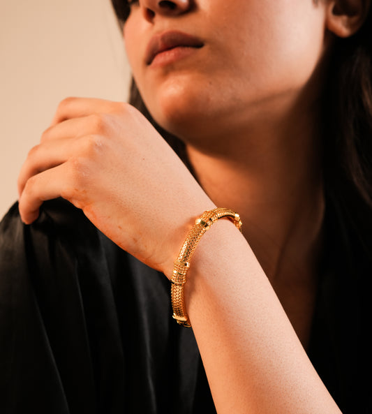 Elysia Textured Statement Bangle