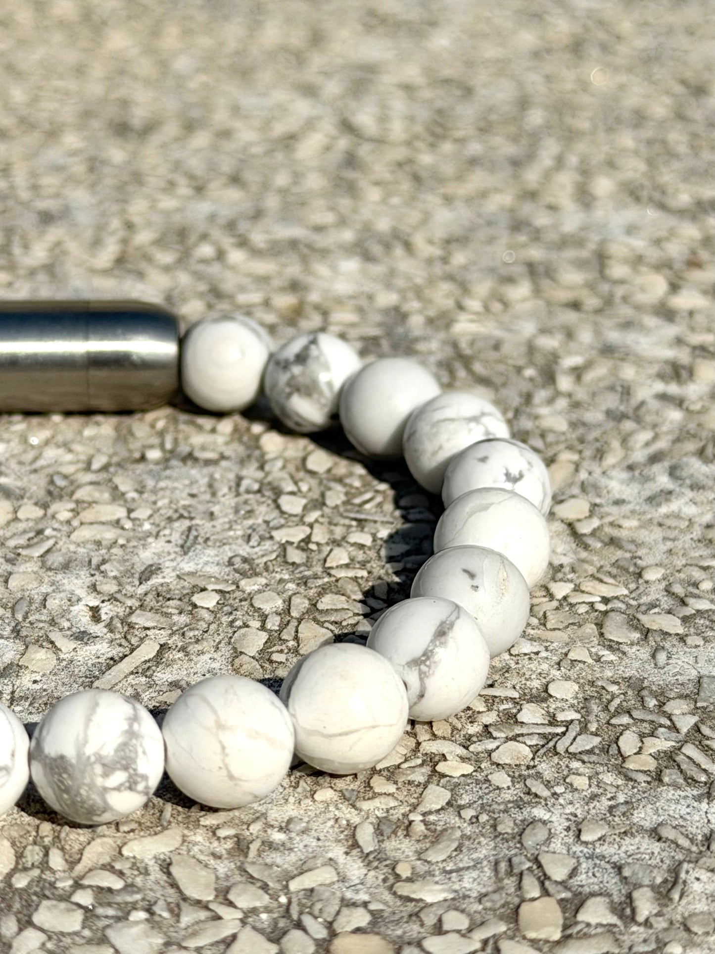 HOWLITE